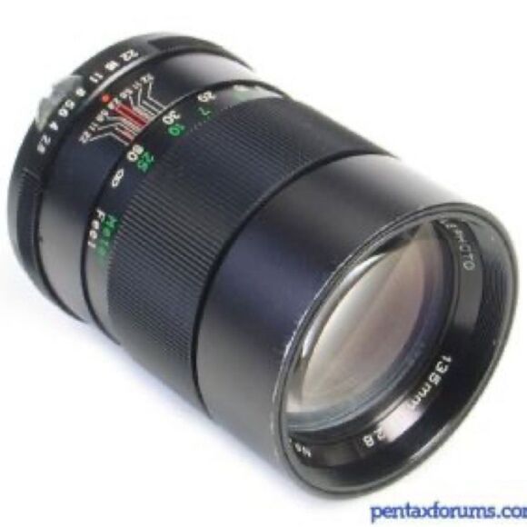 Vintage Vivitar 135mm Telephoto Lens - Picture 2 of 8